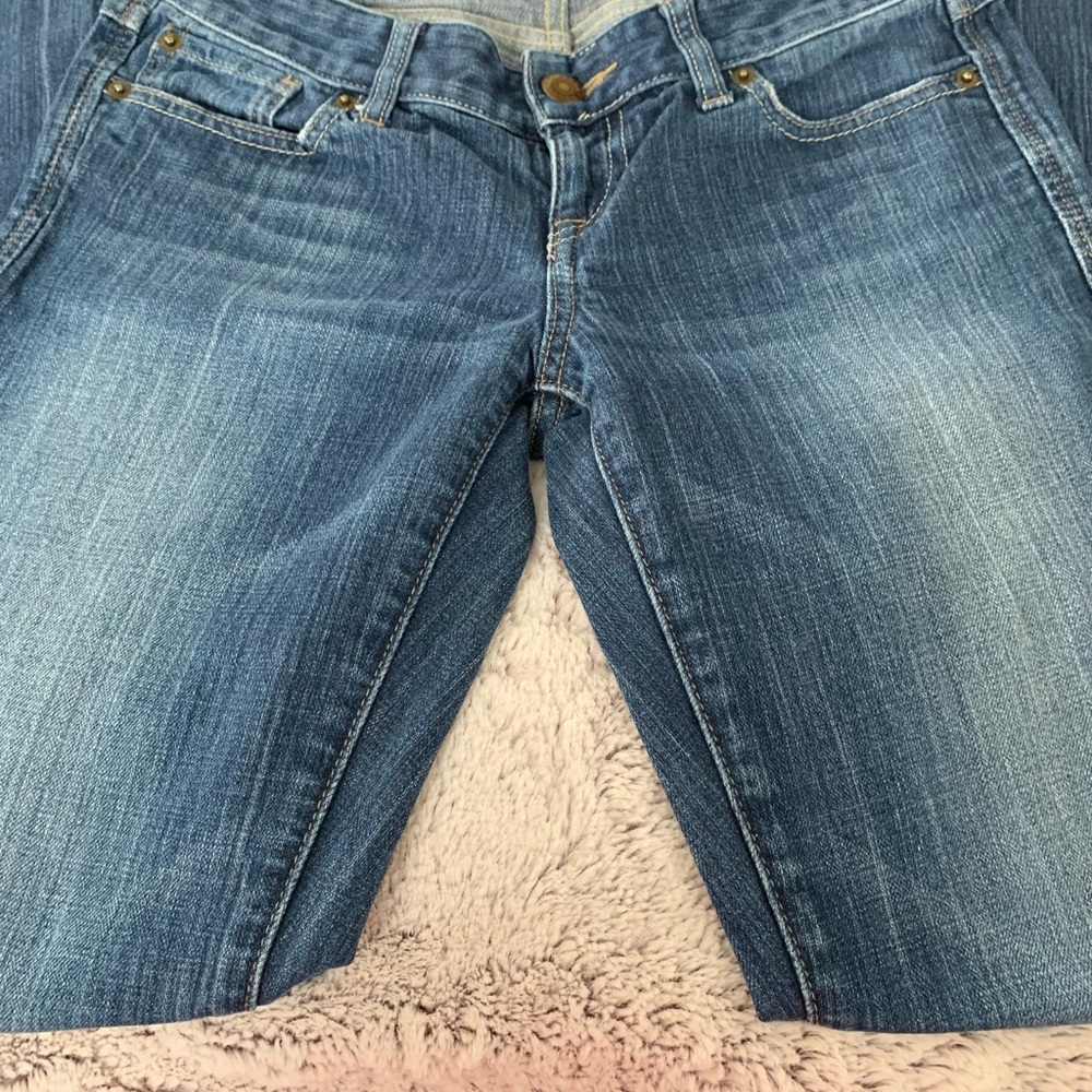 Express Sz 2R Straight leg denim jean in neutral blue and EUC - Picture 3 of 4